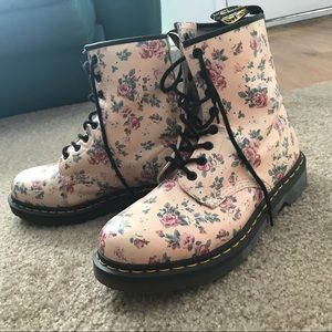 Pink Vintage Rose Softy Dr. Martens